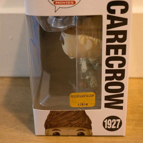 Jonathan Bailey Hand Signed SCARECROW Funko Pop #1927 WICKED FOR GOOD with COA - Picture 3 of 6